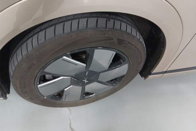 Used XPeng X9 2024 702 Ultra-Long Range Pro
