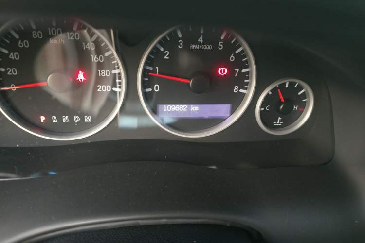 Used Buick GL8 2014 2.4L Executive Edition Odometer Close Up