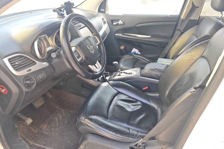 Used Dodge Journey 2013 2.4L Two-Wheel Drive Luxury Version