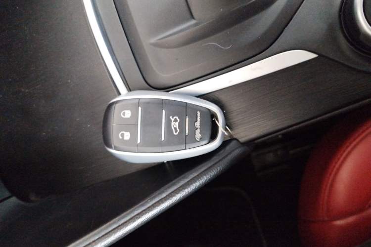 Used Alfa Romeo Giulia 2017 2.0T 200HP Luxury Edition