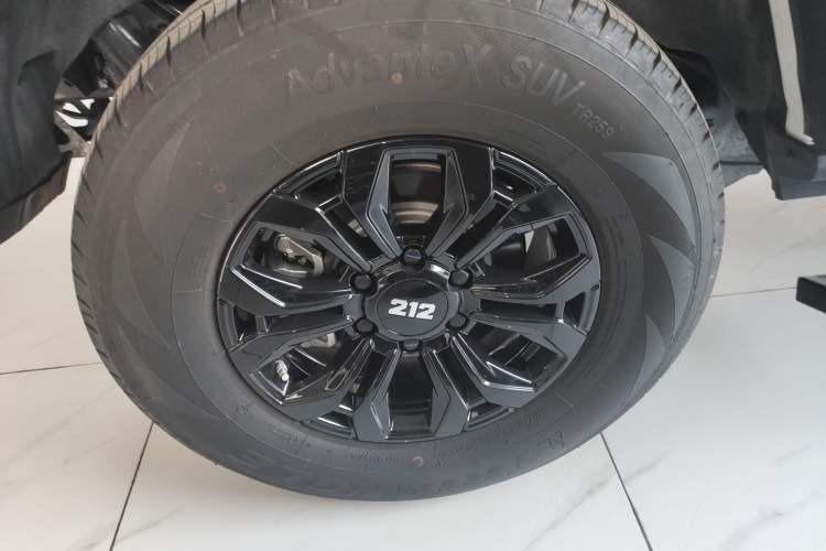 Used 212 T01 2024 2.0T Mechanic
