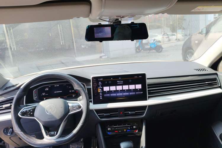 Used Volkswagen Tiguan L 2022 330TSI Automatic Two-Wheel Drive R-Line Enhanced Edition
