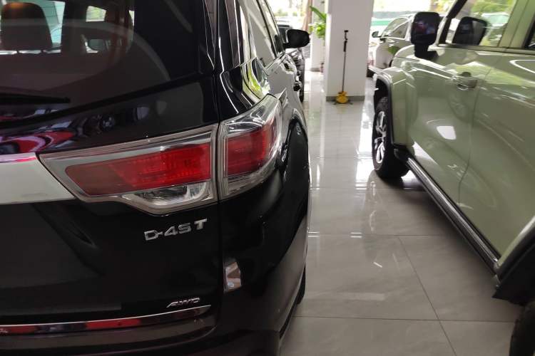 Used Toyota Highlander 2015 2.0T Four-Wheel Drive Elite Edition 7-Seater Right Rear Taillight