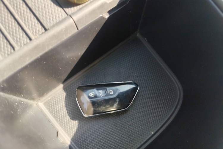 Used Volkswagen ID.UNYX 2024 Pro Long-Range Version
