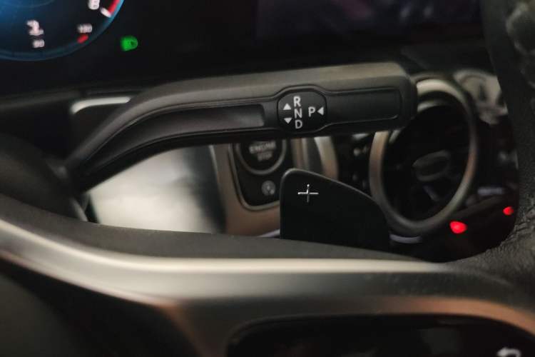 Used Mercedes-Benz GLB 2022 Second Facelift GLB 200 Fashion Edition Gear Lever