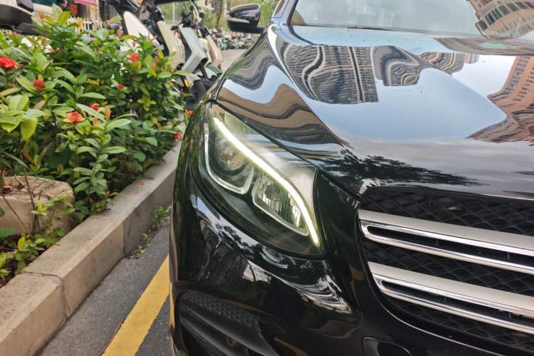 Used Mercedes-Benz GLC 2017 GLC 260 4MATIC Dynamic Edition Right Front Headlight