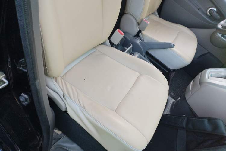 Used Nissan NV200 2014 1.6L CVT Luxury Model China IV Standard