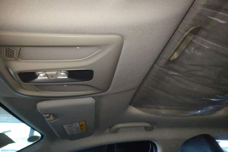 Used Changan UNI-V iDD 2023 ZhiDian iDD 1.5T 113km Smart & Fun Version