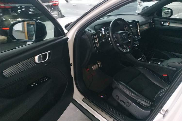 Used Volvo XC40 2020 T4 Four-Wheel Drive Smart & Sporty Edition