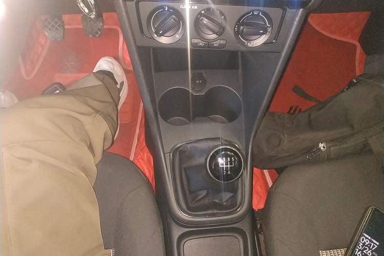 Used Volkswagen Polo 2016 1.4L Manual Fashion Model Gear Lever