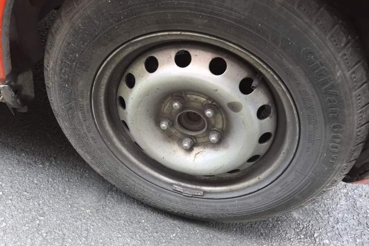 Used CHANGAN KAICHENG Ruixing M80 2014 1.5L Classic Model 4G15S Right Front Wheel Hub