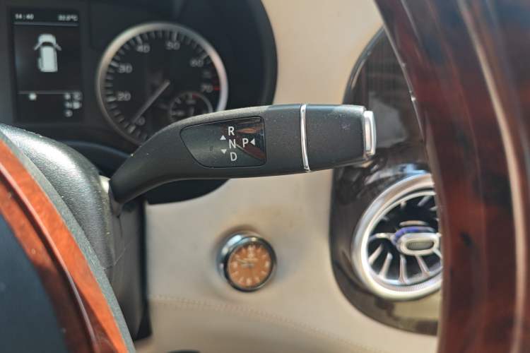 Used Mercedes-Benz Vito 2018 2.0T Business Version China V Emission Standard Gear Lever