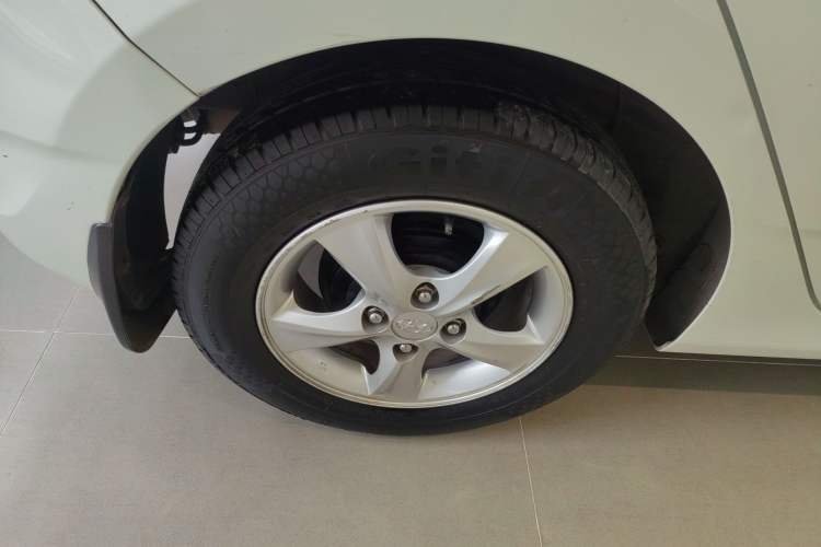 Used Hyundai Verna Ray 2016 1.4L Manual Leading GLX Model Right Rear Wheel Hub