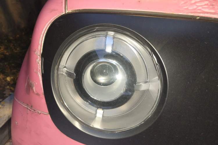 Used ORA Black Cat 2021 351 km Standard Version Right Front Headlight