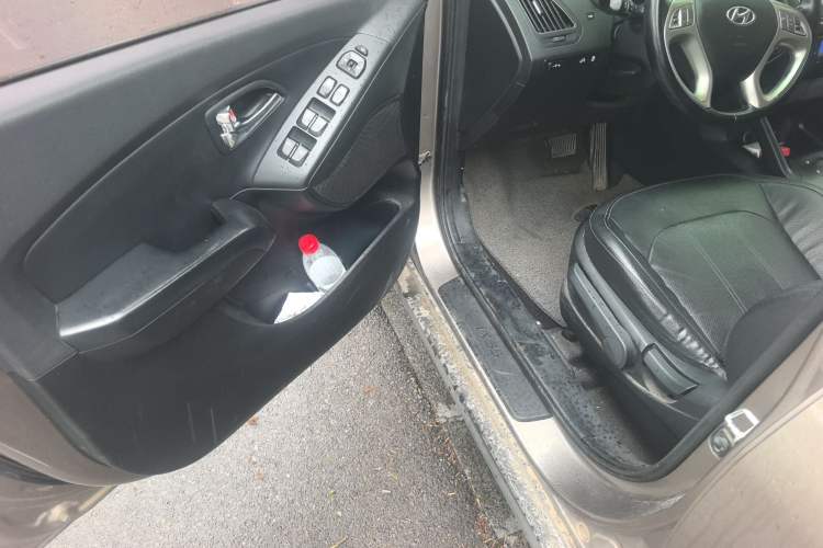 Used Hyundai ix35 2013 2.0L Automatic Two-Wheel Drive Smart GLS China IV Standard

