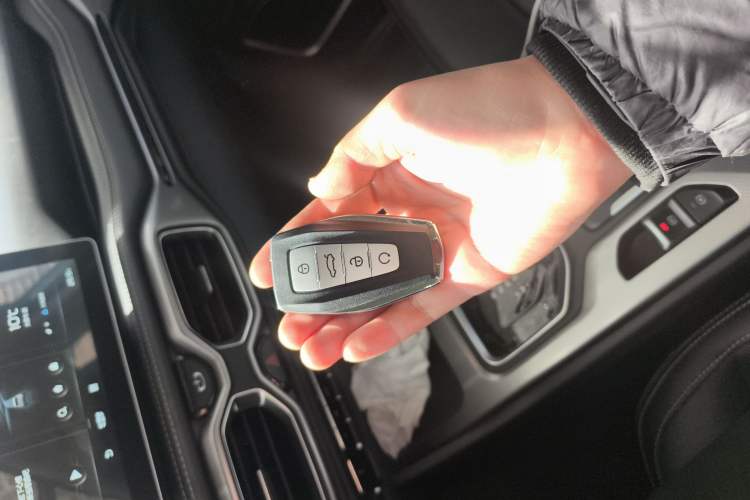 Used Geely Auto Haoyue 2020 1.8TD DCT Flagship 7-Seater
