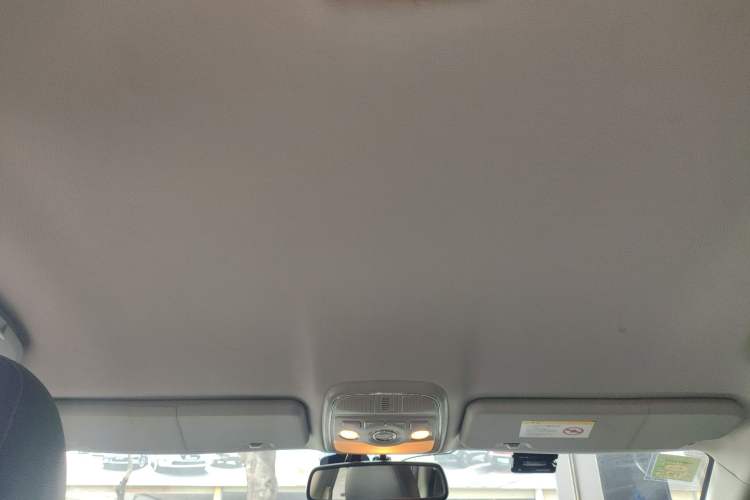 Used Haval H6 2013 Upgraded Model 1.5T Manual Two-Wheel Drive Elite Version Headliner