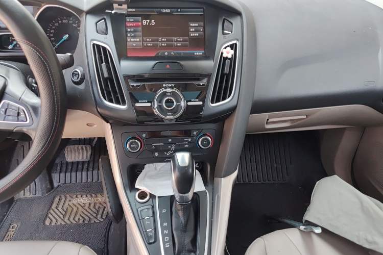 Used Ford Focus 2015 Sedan EcoBoost 180 Automatic Flagship Model
