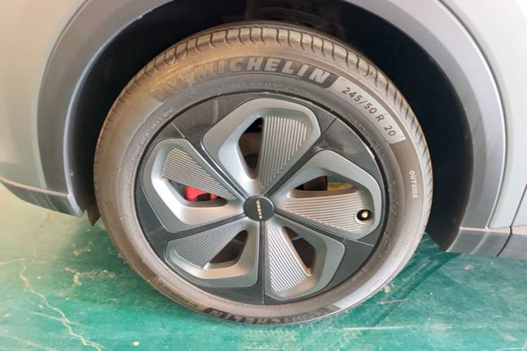 Ojetý EXEED Stellar 2023 400T Two-Wheel Drive Luxury Edition
