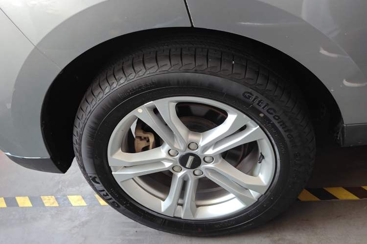 Used Wey VV5 2020 1.5T Two-Wheel Drive Color Pioneer