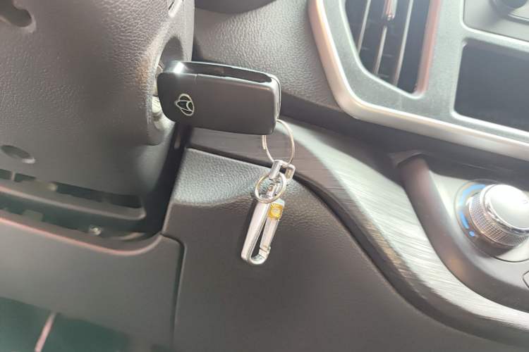 Used CHANGAN KAICHENG Ruixing M60 2023 1.5L GDI Comfort-Class Passenger Vehicle 6/7 Seats Interior 1