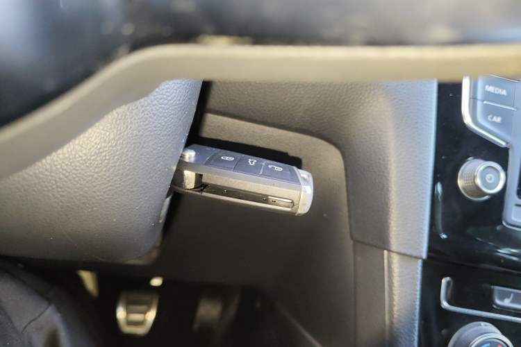 Used Volkswagen Golf 2016 1.4TSI Manual R-Line Vehicle Key