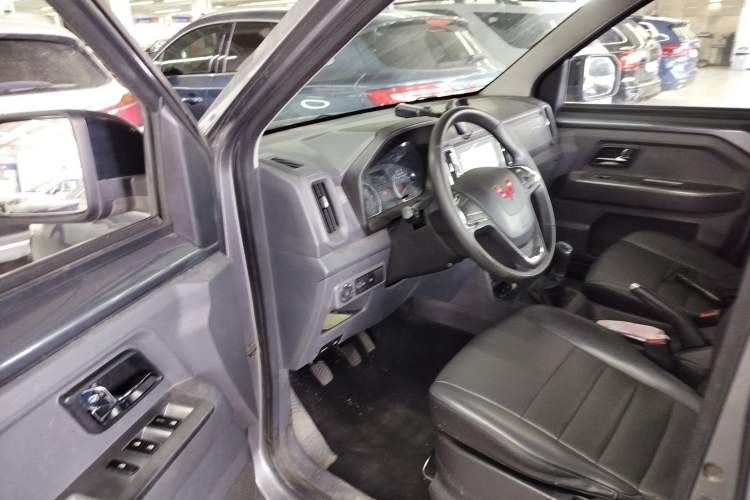 Used Wuling Zhengtu 2021 1.5L Adventure LAR Driver Seat
