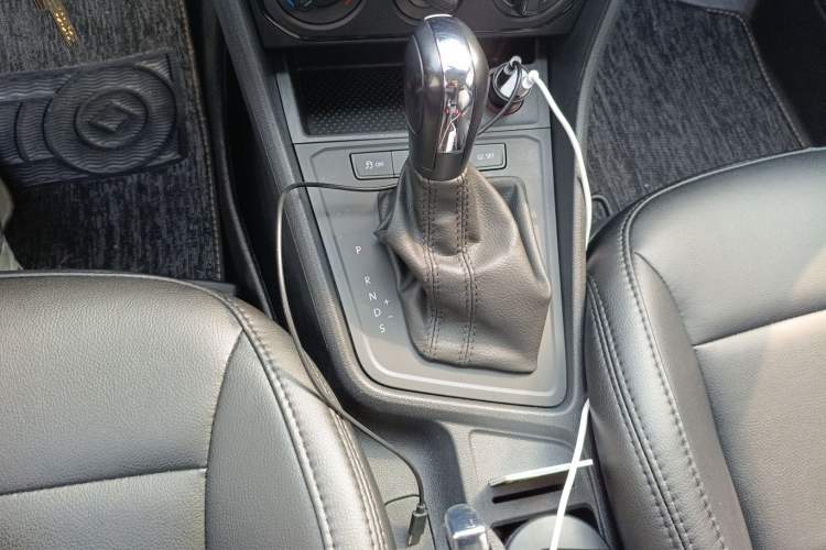 Used Volkswagen Lavida 2015 1.6L Automatic Fashion Edition