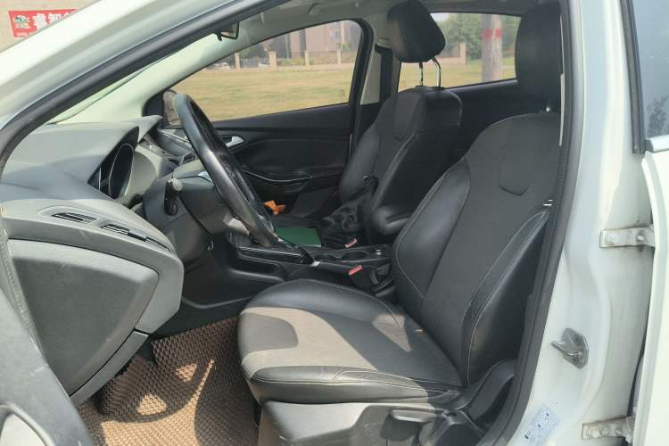 Used Ford Focus 2012 Hatchback 1.6L Automatic Fashion Edition Left Front Seat