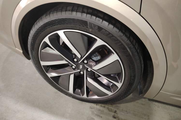 Used Li Auto L9 2022 Max model
