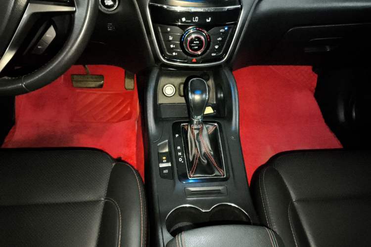 Used CHANGAN CS75 2016 1.8T Automatic Elite Model China V Standard Gear Lever