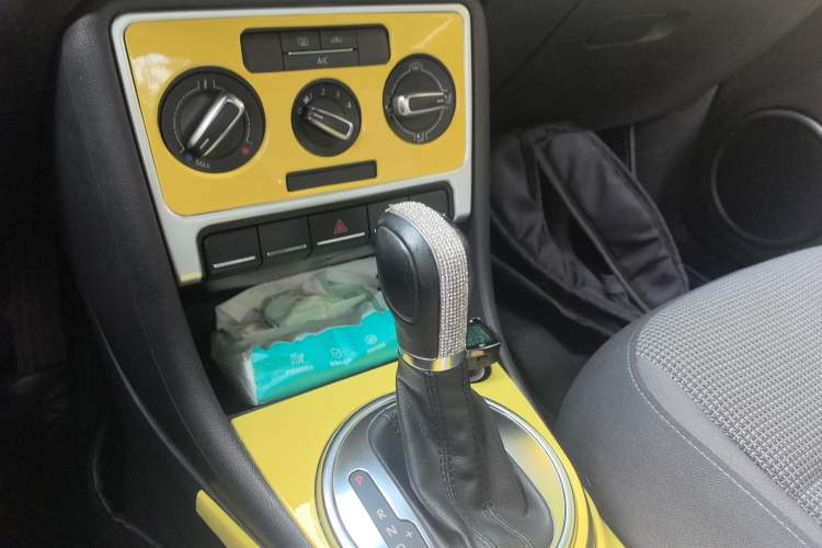 Used Volkswagen Beetle 2013 1.4TSI Fashion Edition Gear Lever