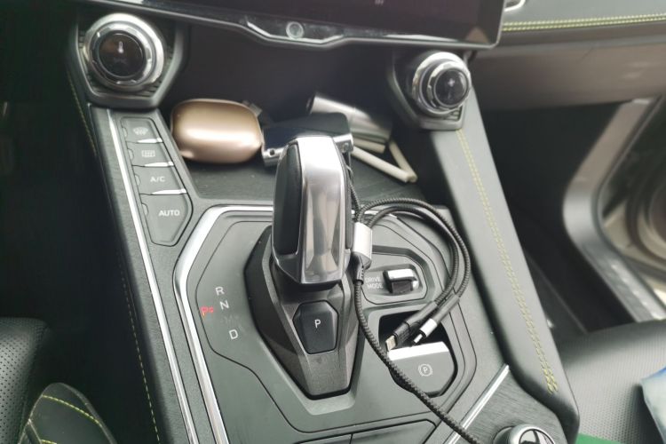 Used Lynk & Co 05 2020 2.0TD Two-Wheel Drive Shine Halo Gear Lever