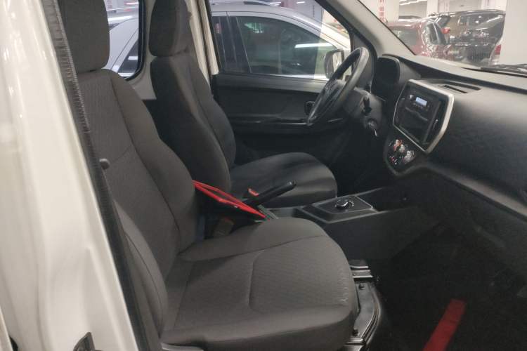 Used Chana Ruixing EM80 2024 Liftback Comfort Version 6 Seats 41.86 kWh
