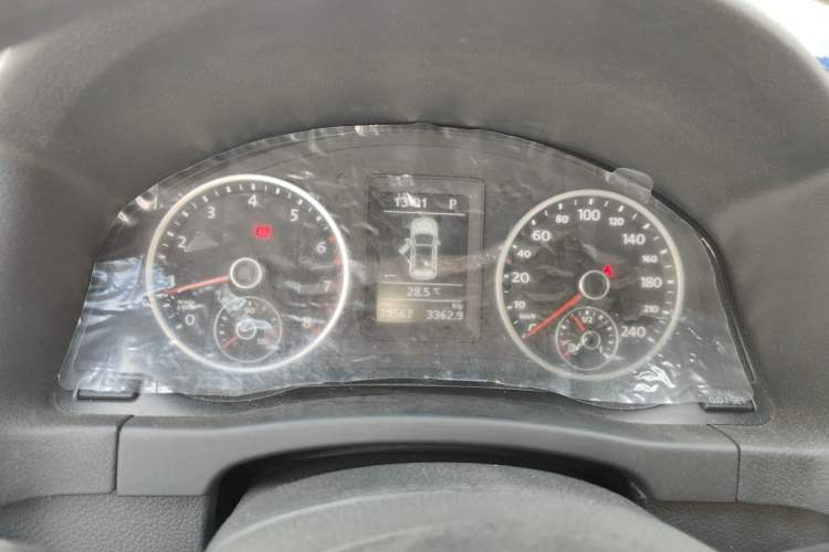 Used Volkswagen Tiguan 2016 280TSI Automatic Two-Wheel-Drive Silk Road Style Edition Instrument Cluster