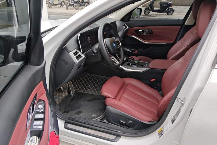 Used BMW i3 2025 eDrive 35 L
