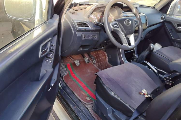 Used Leopaard Q6 2015 2.4L Manual Two-Wheel-Drive Elite Model Driver Seat