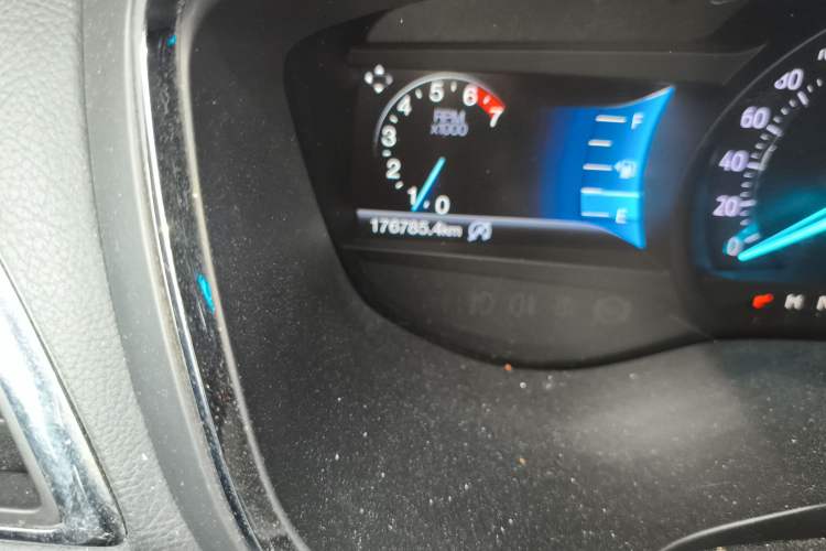 Used Ford Taurus 2017 EcoBoost 245 Luxury Model Odometer Close Up