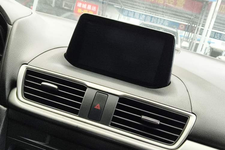 Used Mazda Mazda 3 Axela 2017 Sedan 1.5L Automatic Luxury Model Emission Standard China V
