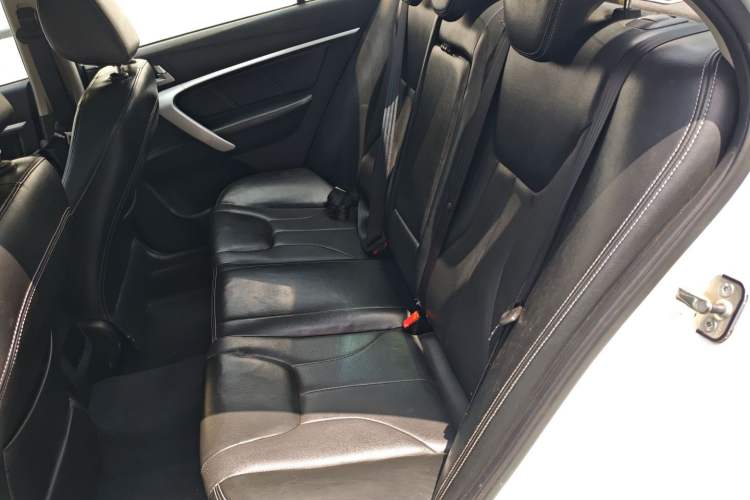 Used Geely Auto Emgrand 2016 Sedan 1.5L CVT Upward Version
