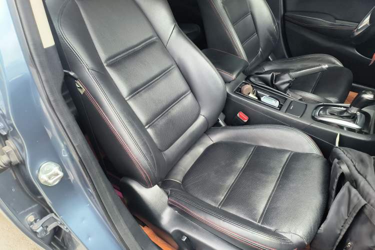 Used Mazda Atenza 2014 2.0L Blue Sky Deluxe Edition
