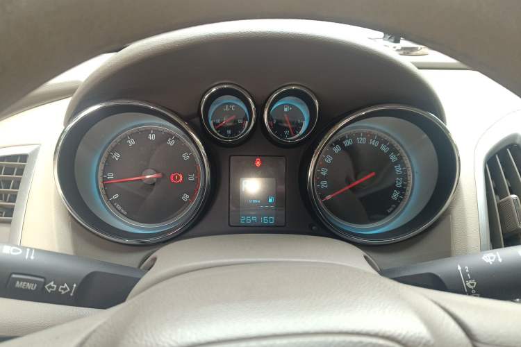 Used Buick GT 2012 GT 1.6L Automatic Fashion Edition Instrument Cluster