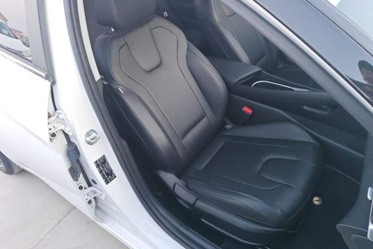 Used Hyundai Elantra 2022 1.5L CVT LUX Prestige Edition
