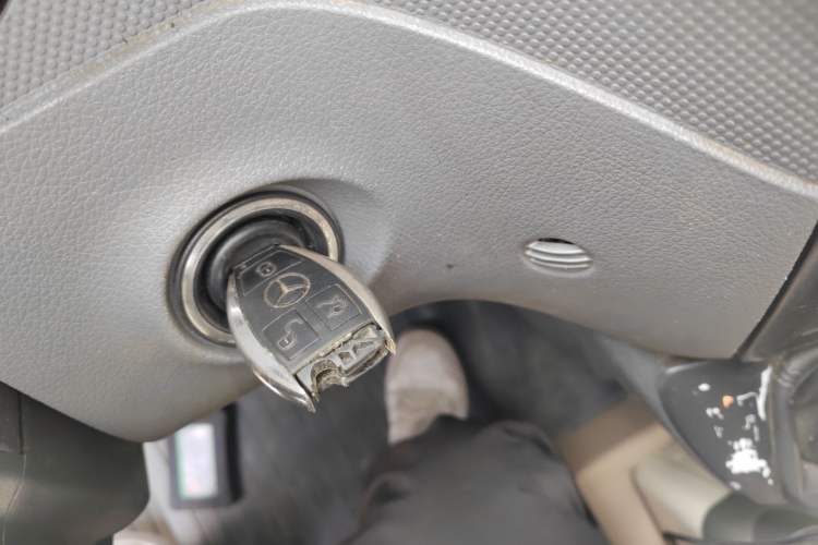 Used Mercedes-Benz Vito 2010 2.5L Elite Edition