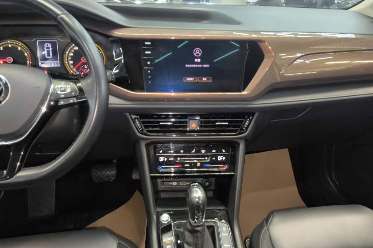 Used Volkswagen Tharu 2020 280TSI Two-Wheel Drive Luxury Edition China VI Standard
