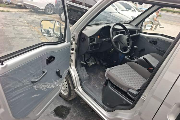 Used Wuling Zhiguang 2023 1.5L Practical Version 5/7 Seats
