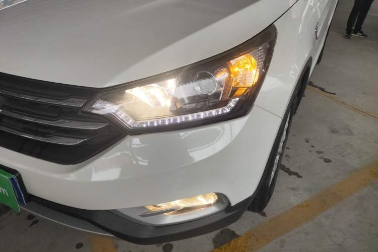 Used Dongfeng Aeolus AX7 2016 2.0L Automatic Zhiyi Trim
