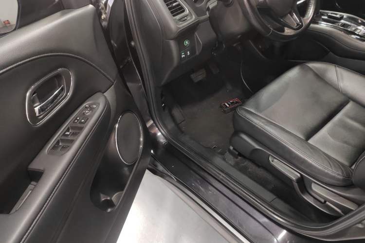 Used Honda Vezel 2015 1.8L CVT Four-Wheel Drive Flagship Model