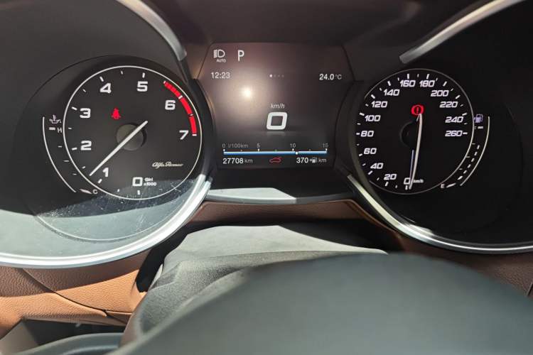 Used Alfa Romeo Stelvio 2017 2.0T 200HP Luxury Edition
