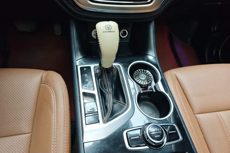 Used CHANGAN CS95 2017 2.0T Two-Wheel Drive Zhitu Edition
